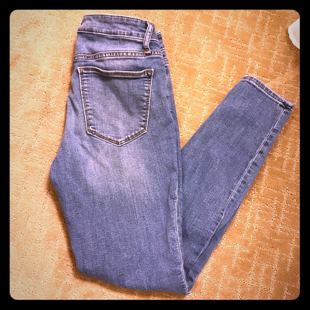 Gap Curvy Girl True Skinny 27R Light Wash